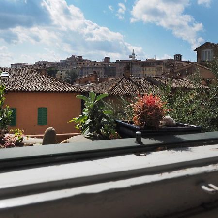 Azzi B&B Comfortably, In The Quietness Of The Perugia Historical Centre Luaran gambar