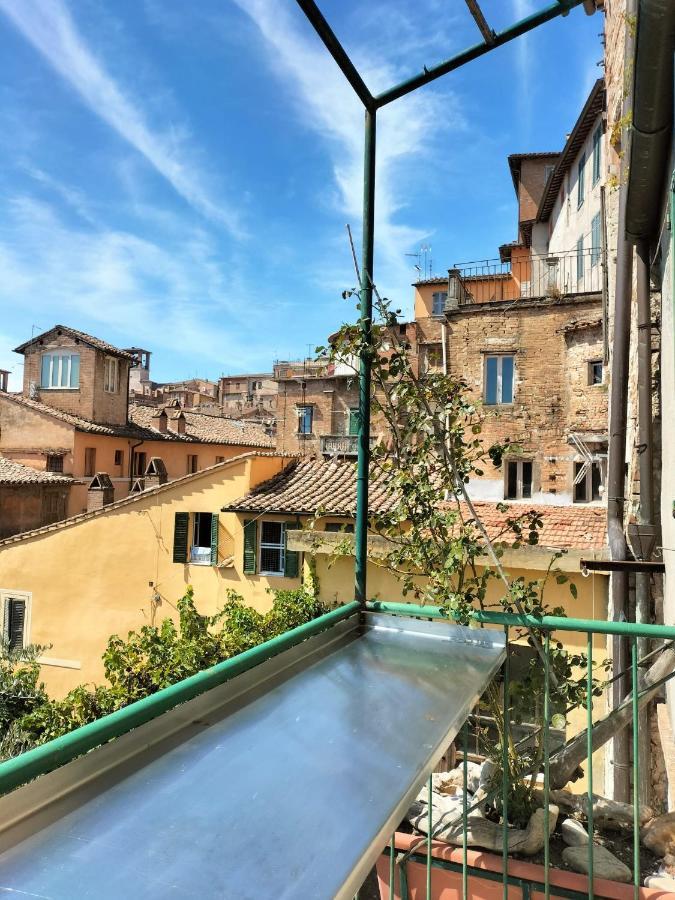Azzi B&B Comfortably, In The Quietness Of The Perugia Historical Centre Luaran gambar