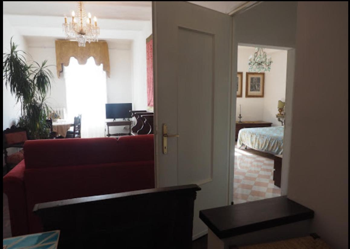 Azzi B&B Comfortably, In The Quietness Of The Perugia Historical Centre Luaran gambar