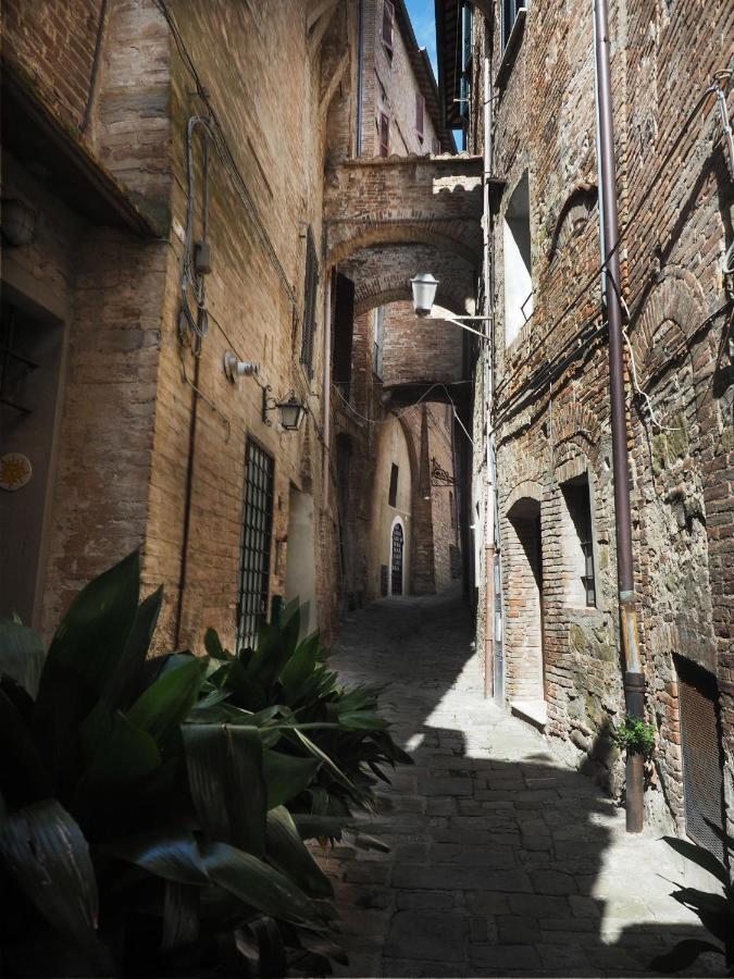 Azzi B&B Comfortably, In The Quietness Of The Perugia Historical Centre Luaran gambar